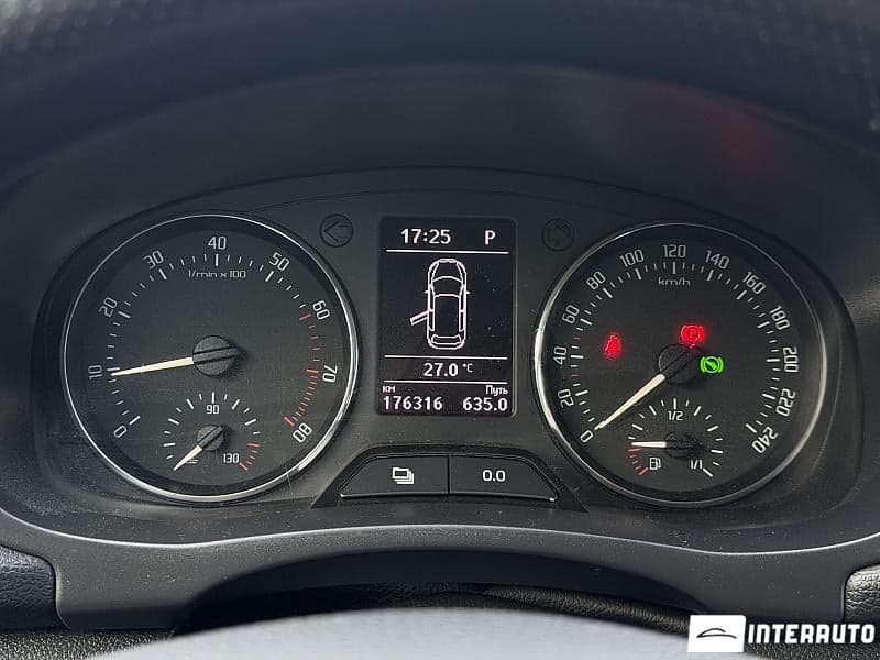 2014 Skoda Roomster — Miniatură 10