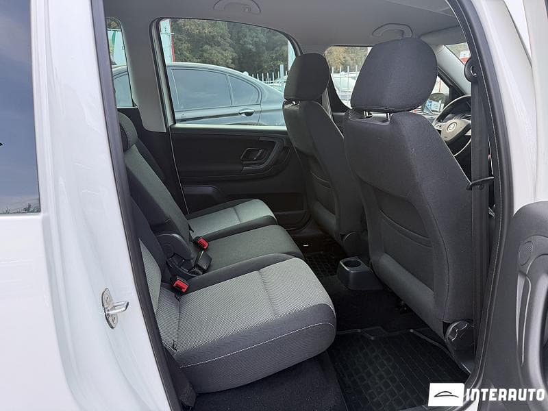 2014 Skoda Roomster — Miniatură 8