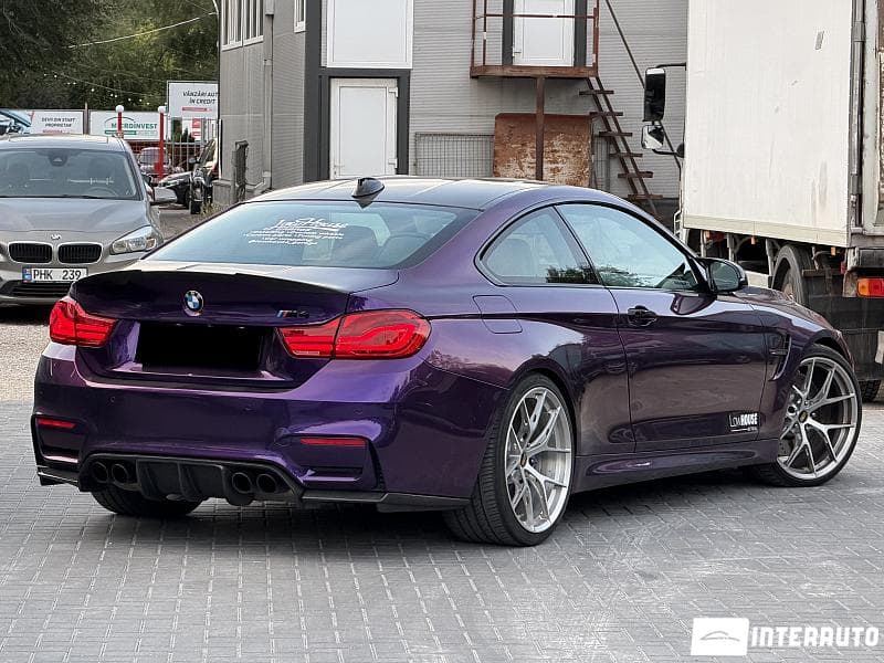 2017 BMW M4 — Miniatură 2