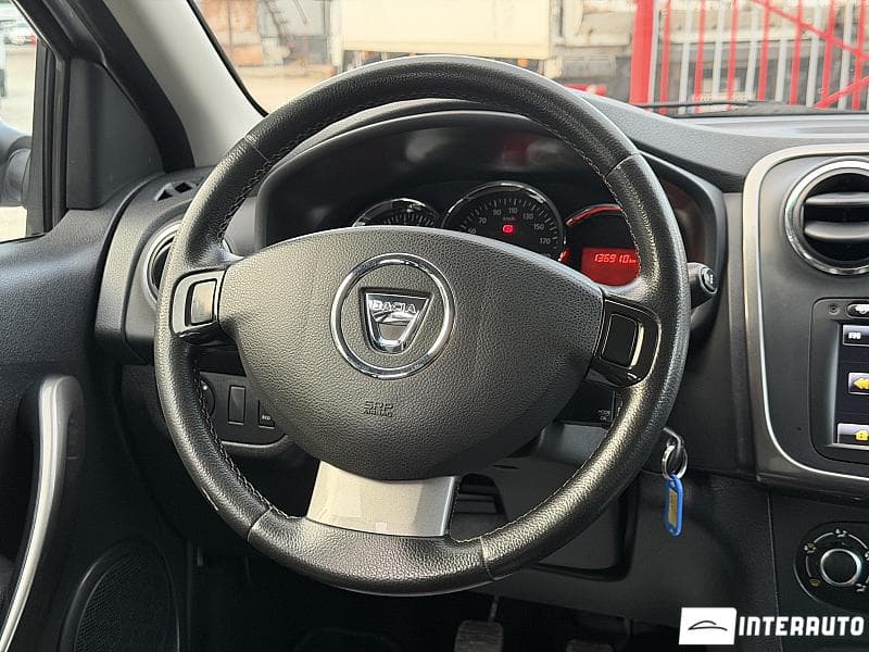 2013 Dacia Sandero — Miniatură 12