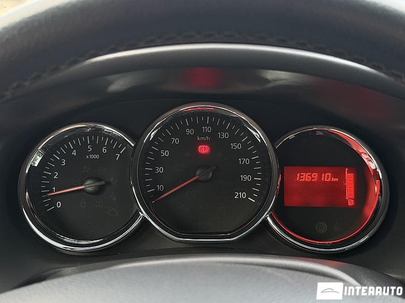 2013 Dacia Sandero — Miniatură 11