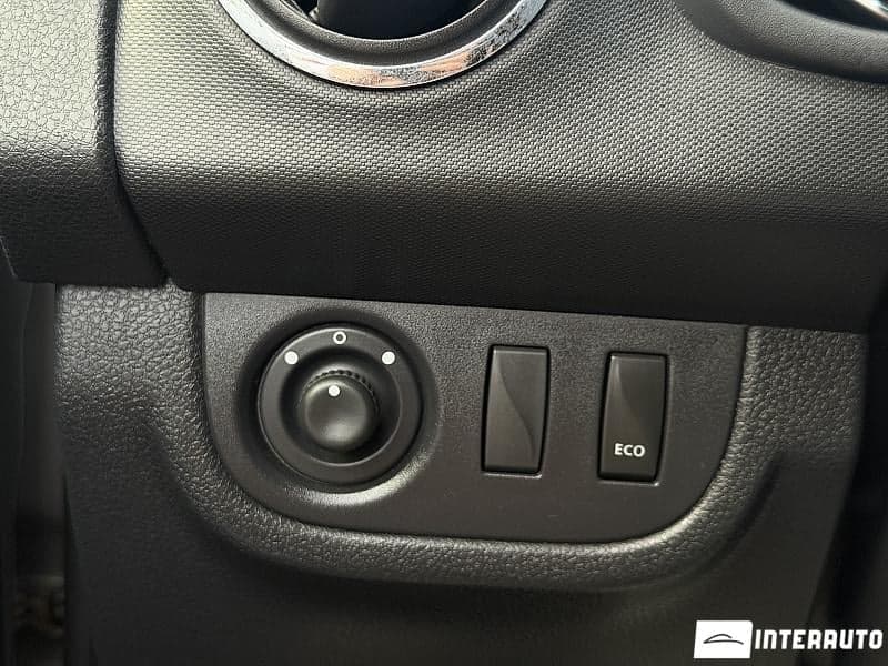 2013 Dacia Sandero — Miniatură 10