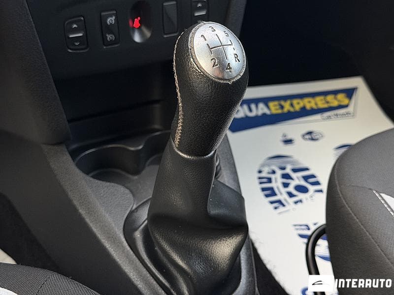 2013 Dacia Sandero — Miniatură 14