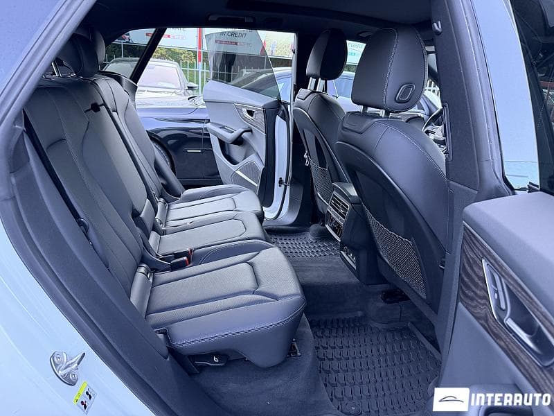 2018 Audi Q8 — Miniatură 8