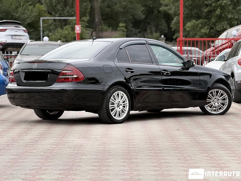 2005 Mercedes E 220 — Miniatură 2