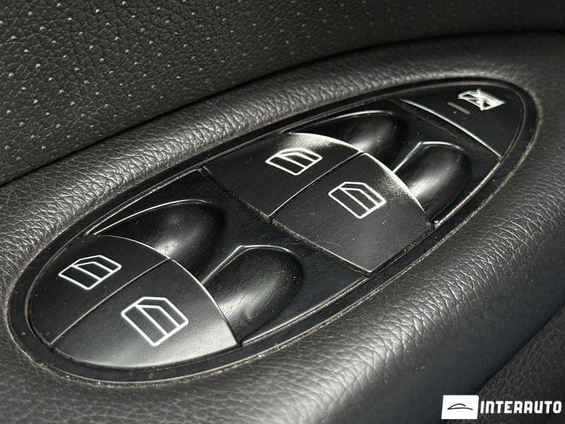 2005 Mercedes E 220 — Miniatură 6