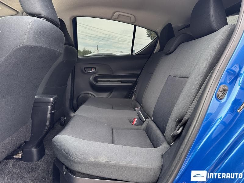 2016 Toyota Prius C — Miniatură 18