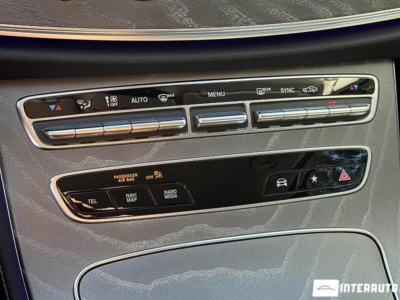 2020 Mercedes E 200 — Miniatură 16