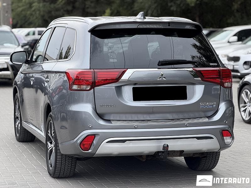 2018 Mitsubishi Outlander — Miniatură 2